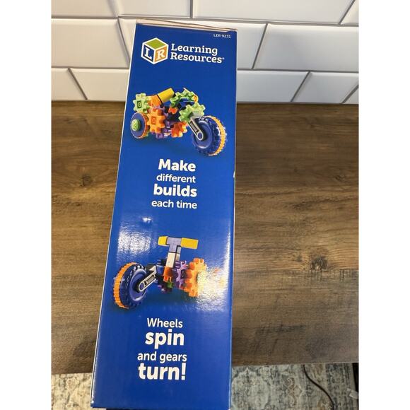 Learning Resources - CycleGears - 30-Piece Motorcycle Building Set – New/Sealed - Picture 4 of 7